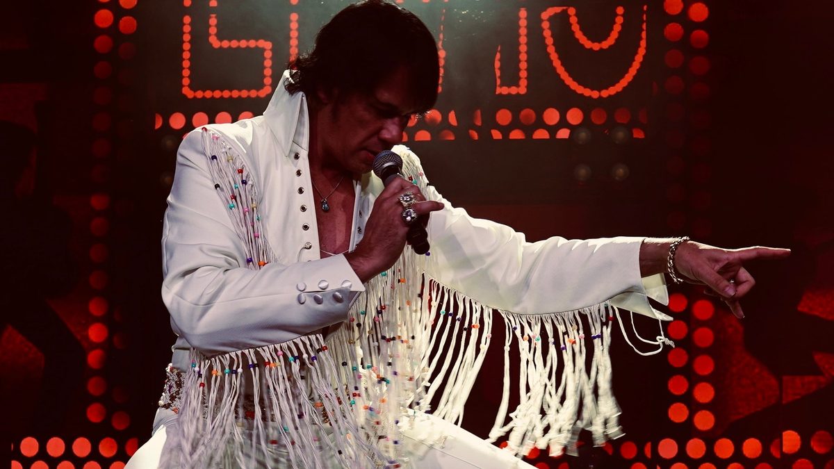 Poster: ELVIS PRESLEY by "Steve Ryckier & The Graceland Orchestra", Mons
