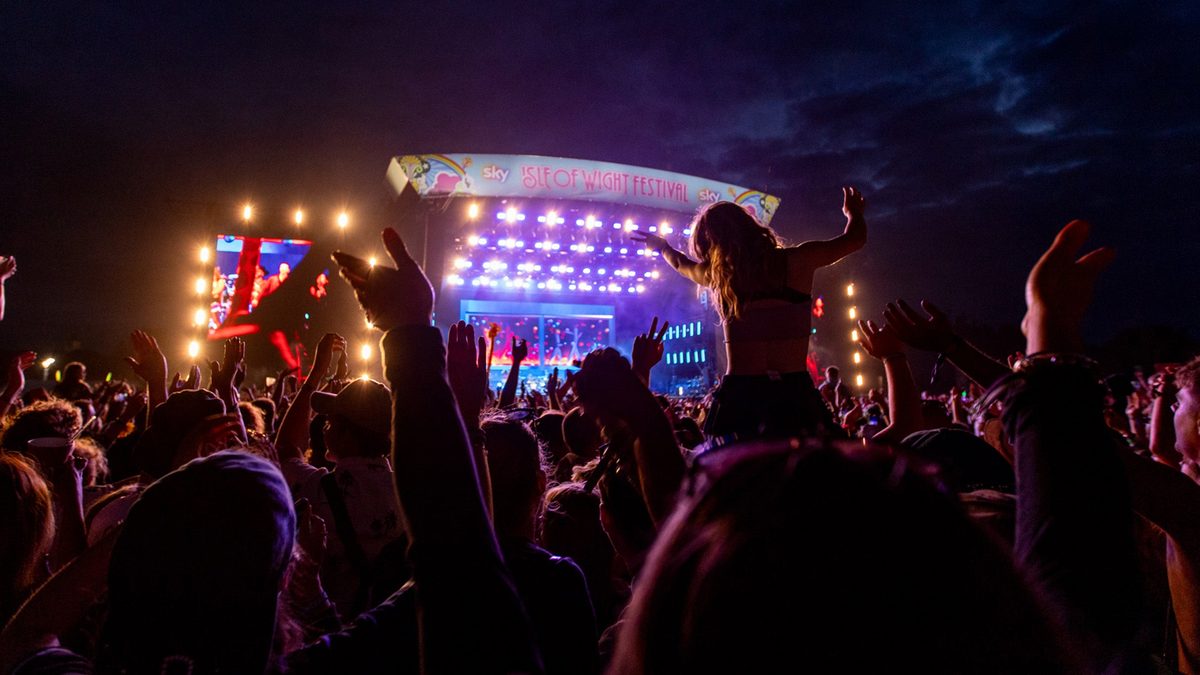 Poster: Isle of Wight Festival 2027 - Weekend Ticket, Newport